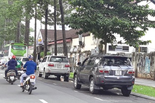 Áp dụng thu phí đậu ô tô bằng công nghệ tại TP.HCM: Rơi rụng tiền tỷ mỗi tháng