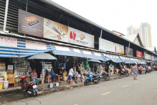 TP.HCM gian nan tháo “quả bom hóa chất” Kim Biên