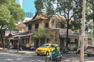 Kinh doanh gạo gặp khó, Vinafood 2 trông cậy vào đất vàng