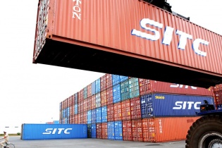 Áp lực tăng trưởng xuất khẩu