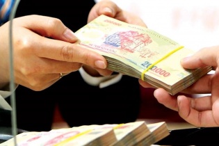 Ngân hàng kỳ vọng nguồn thu ngoài lãi khi tín dụng hạn chế