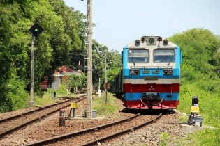 Chuyện “đầu đi, chân ở lại”