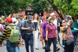 Du khách quốc tế yên tâm khám phá Hà Nội
