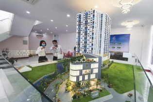 Bất động sản TP.HCM: Xuất hiện chủ đầu tư tung "bánh vẽ" để bán cọc