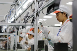 Chương trình phổ cập smartphone giá rẻ: Cơ hội vàng cho doanh nghiệp Việt