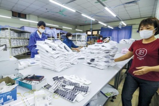 Doanh nghiệp Việt xoay trở “hàn gắn” đứt gãy thương mại