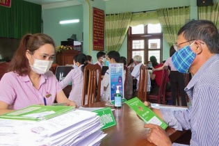 Ngân hàng Chính sách xã hội đồng hành cùng người lao động gặp khó khăn do dịch Covid-19