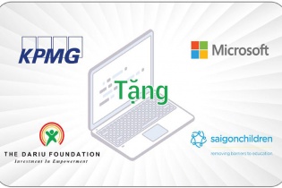 KPMG Việt Nam cùng các đối tác trao tặng máy tính xách tay cho trẻ em khó khăn