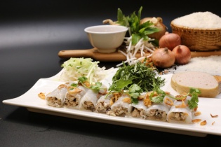 Khách sạn 5 sao lẫm chẫm kinh doanh ẩm thực trực tuyến