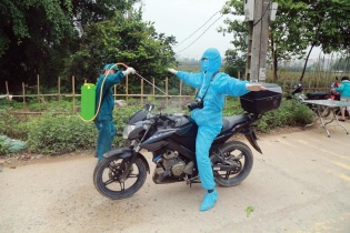 Tưởng như gác bút giật mình âu lo…