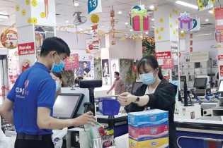 Tăng thanh toán không dùng tiền mặt trong hệ thống siêu thị