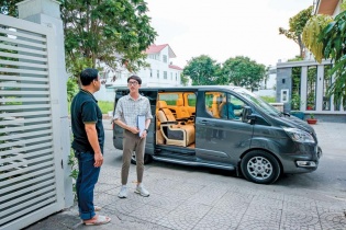 “Chuyến xe hạnh phúc” mang tên Ford Tourneo của MC Quyền Linh