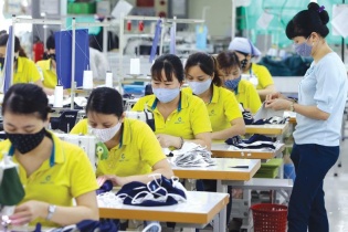 Ngành sản xuất đồ bảo hộ hút vốn từ Nhật Bản