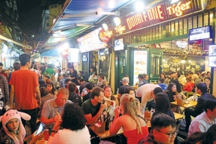 Bài toán kinh tế ban đêm: Thận trọng, nhưng không còn e dè