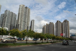 Doanh nghiệp địa ốc ứng chiến làn sóng dịch thứ hai