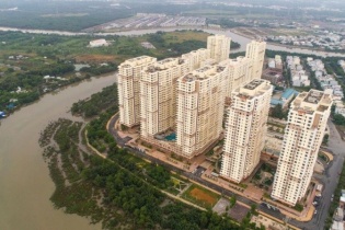 Ngân hàng trầy trật bán bất động sản thế chấp