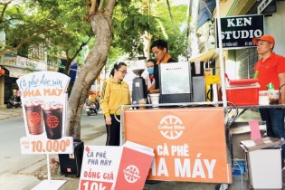 Thị trường chuỗi cà phê: Lớn, nhỏ tung chiêu giữ thị phần