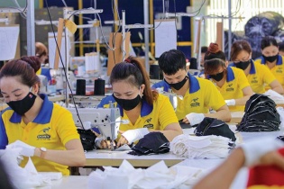 Phí công đoàn và lời thỉnh cầu của doanh nghiệp