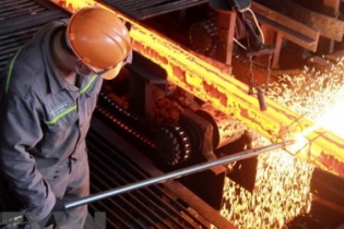 Doanh nghiệp thép không gỉ lại rối bời