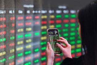 Chứng khoán phiên 23/10: Thanh khoản thấp, VN-Index nỗ lực duy trì sắc xanh