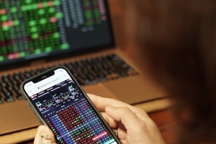 Chứng khoán phiên 15/12: Bluechips cân tốt, khối ngoại quay trở lại mua ròng 