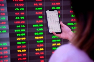 Chứng khoán phiên 30/3: Cổ phiếu ngân hàng - chứng khoán đè chỉ số 