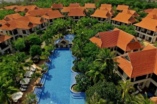 World Luxury Hotel Awards vinh danh Furama Villas là "Khu biệt thự biển sang trọng"