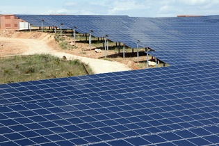 Công ty Limes Renewable Srl đề xuất đầu tư dự án điện mặt trời tại Kon Tum