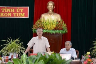 Thường trực Ban Bí thư Trần Quốc Vượng làm việc với lãnh đạo tỉnh Kon Tum