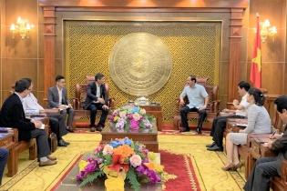Doanh nghiệp Hồng Kông tìm hiểu xây dựng Nhà máy kính năng lượng mặt trời tại Quảng Trị