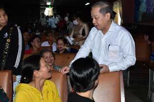 Chủ tịch Thừa Thiên Huế đối thoại với người dân di dời khỏi Kinh thành Huế