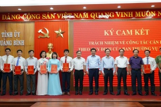 Quảng Bình công bố 10 quyết định về cán bộ chủ chốt