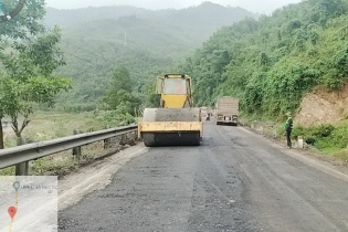Quảng Trị: Khắc phục hư hỏng trên đường Hồ Chí Minh nhánh Tây