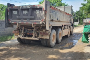 Quảng Bình: Người dân mỏi mòn chờ doanh nghiệp hoàn thành tuyến đường 1,8 km