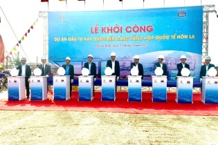 Khởi công dự án Bến cảng tổng hợp quốc tế Hòn La, vốn 2.299 tỷ đồng