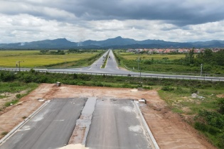 Tháo "điểm nghẽn" tại nút giao đường từ cầu Nhật Lệ II đến đường tránh Đồng Hới
