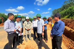 Lãnh đạo Quảng Trị yêu cầu bàn giao mặt bằng sạch cao tốc Vạn Ninh - Cam Lộ Lãnh đạo Quảng Trị yêu cầu bàn giao mặt bằng sạch cao tốc Vạn Ninh - Cam Lộ