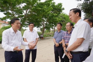 Chủ tịch Quảng Trị kiểm tra 2 dự án giao thông trọng điểm
