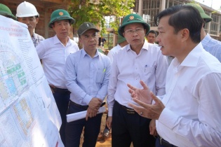 Chủ tịch Quảng Trị đốc thúc 2 dự án trường nội trú liên cấp hơn 580 tỷ đồng