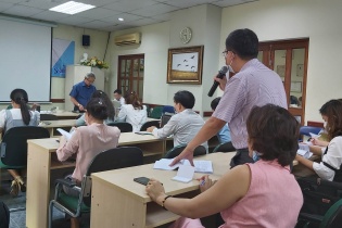 Bệnh viện Mắt TP. Hồ Chí Minh đối thoại với các nhà thầu về các gói mua sắm thuỷ tinh thể hơn 200 tỷ đồng