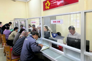 TP.HCM: Cán bộ, công chức không được đi nước ngoài bằng kinh phí của doanh nghiệp 