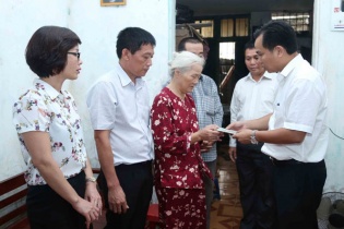 Bộ Kế hoạch và Đầu tư tri ân gia đình có công với Cách mạng