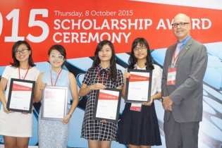 RMIT trao 93 suất học bổng 2015 với tổng giá trị 27 tỷ đồng