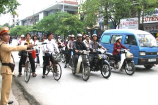 Tăng cường phối hợp đảm bảo trật tự an toàn giao thông dịp Tết 2016