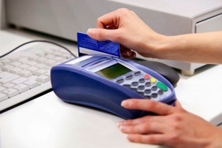 Cấm sử dụng phương tiện thanh toán không hợp pháp