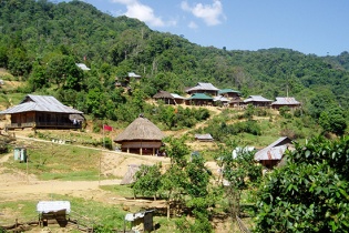 Hỗ trợ giúp giảm tỷ lệ hộ nghèo vùng dân tộc thiểu số và miền núi từ 3-4%/năm