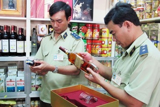 Cao điểm chống buôn lậu, gian lận thương mại, hàng giả dịp Tết Đinh Dậu