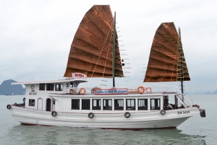 Quảng Ninh: Xây cầu cảng thuộc Bến cảng hành khách Hòn Gai