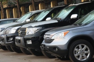 Gỡ vướng việc chuyển nhượng xe ô tô được hưởng quyền ưu đãi