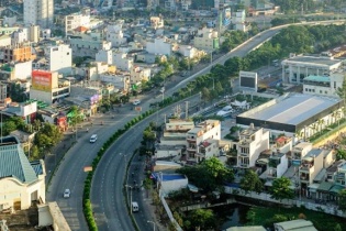 TP. Hồ Chí Minh: Sửa chữa hư hỏng đường Nguyễn Hữu Cảnh